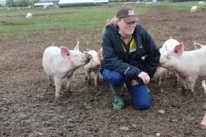 anna-with-her-happy-pigs